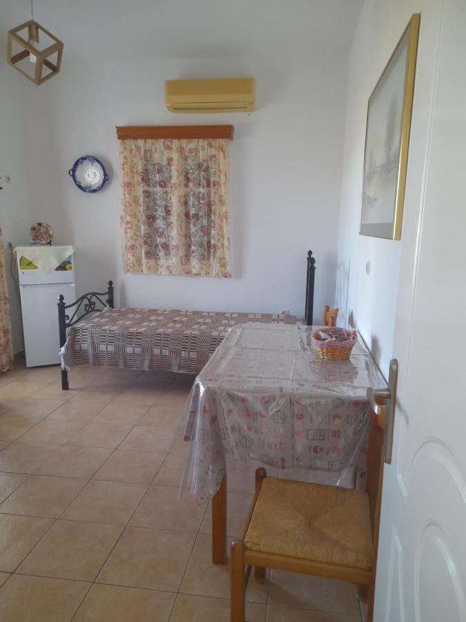 Elzahed Apartments Maestro Кимолос Экстерьер фото